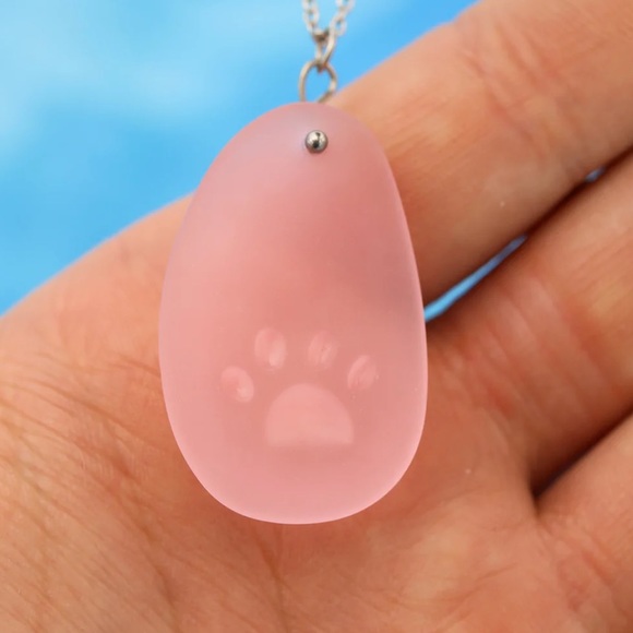 Jewelry - NWT🐾 STAINLESS STEEL DOG/CAT PAW PRINT PINK BEACH GLASS PENDANT SILVER NECKLACE